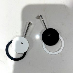 Minimalistic geometry dangling earrings